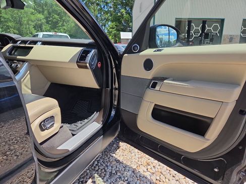 Used 2014 Land Rover Range Rover Sport HSE AWD/4WD image 25
