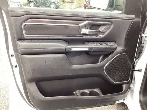 Used 2025 RAM 1500 Laramie AWD/4WD image 14