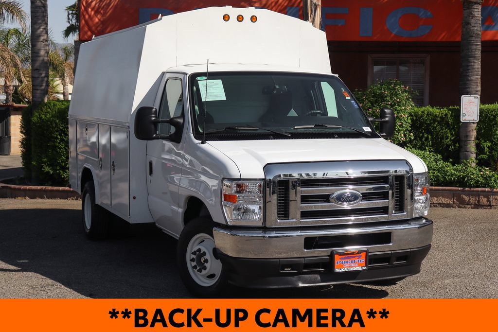 Used 2024 Ford E-350 and Econoline 350 Super Duty w/ Power Windows & Locks Group RWD image 2