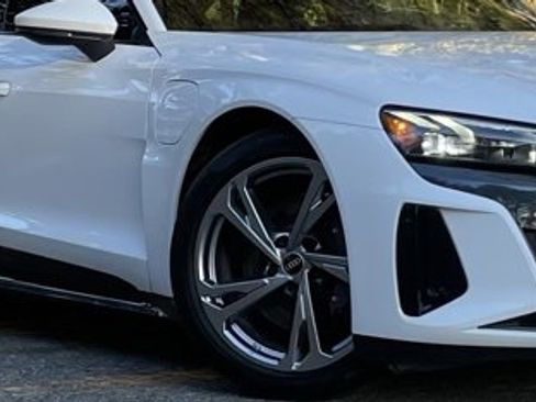 Used 2022 Audi e-tron GT Premium Plus image 10