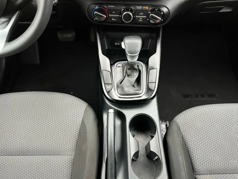 Used 2022 Kia Soul LX image 16