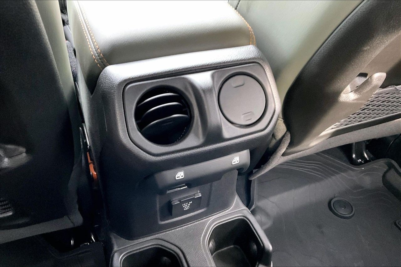 Certified 2025 Jeep Gladiator Mojave w/ Convenience Group AWD/4WD image 15