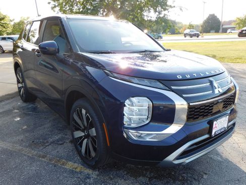 New 2025 Mitsubishi Outlander SE image 7