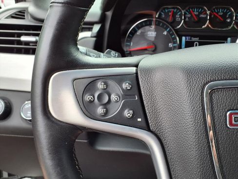 Used 2017 GMC Yukon SLT image 38