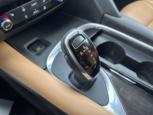 Used 2018 Buick Enclave Essence image 22