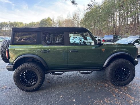 Used 2023 Ford Bronco Badlands image 8