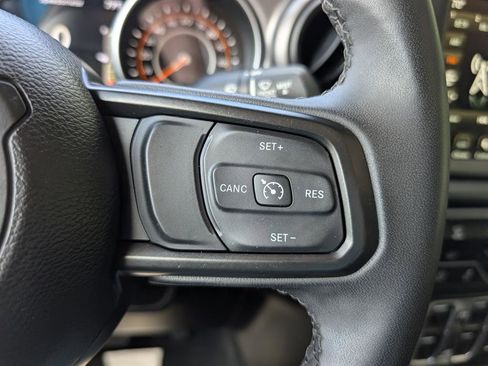 Used 2023 Jeep Gladiator Sport image 29