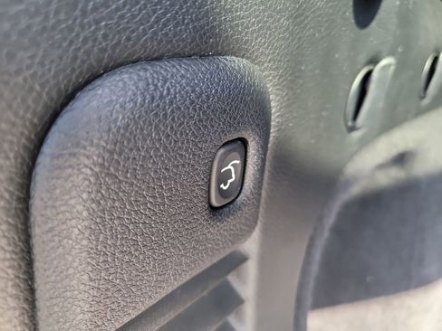 Used 2020 Jeep Grand Cherokee Limited X image 9