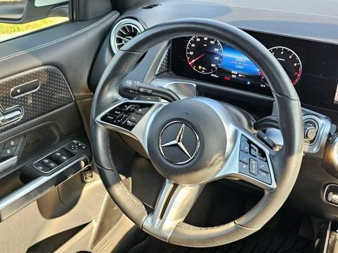 Certified 2025 Mercedes-Benz GLB 250 4MATIC image 31
