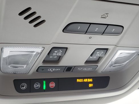 Used 2019 Buick Enclave Essence w/ LPO, Sport Appearance Package image 27