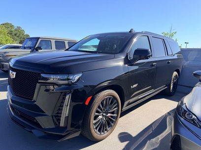 Used 2023 Cadillac Escalade ESV V
