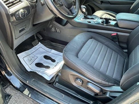 Used 2017 Ford Edge SE AWD/4WD image 10