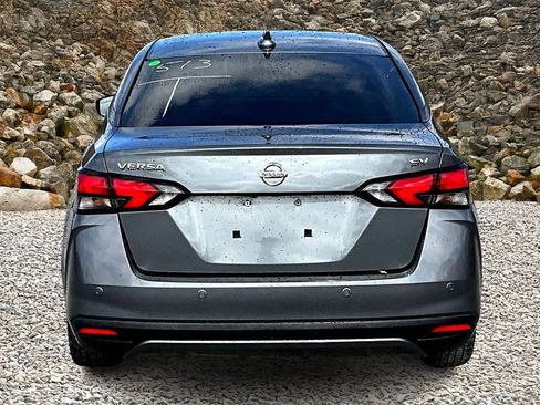 Used 2021 Nissan Versa SV image 4