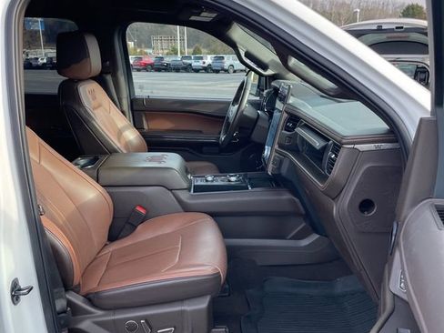 Used 2022 Ford Expedition Max King Ranch image 13