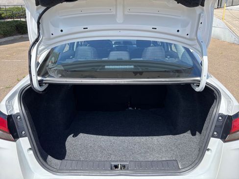 Used 2025 Nissan Versa SV FWD image 29