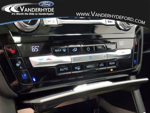 Used 2021 Ford Explorer Limited image 31