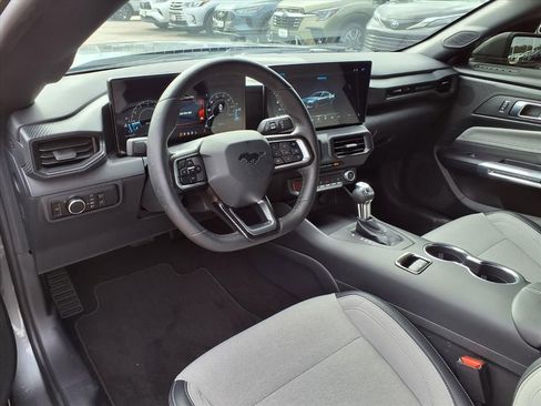 Used 2025 Ford Mustang Coupe image 10