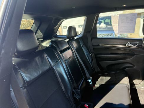 Used 2018 Jeep Grand Cherokee Altitude image 46