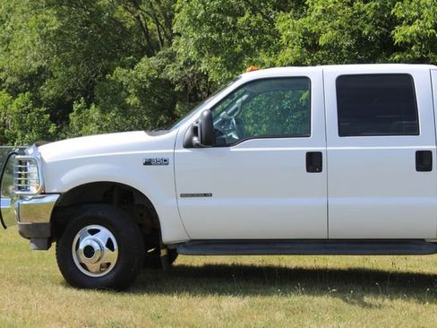 Used 2002 Ford F350 XLT image 3