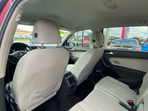 Used 2019 Volkswagen Tiguan SE image 17