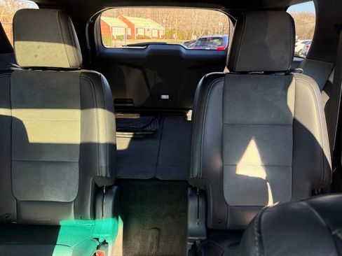 Used 2015 Ford Explorer XLT w/ Equipment Group 202B image 21