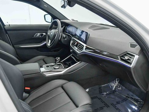 Certified 2022 BMW 330i Sedan w/ Convenience Package image 16