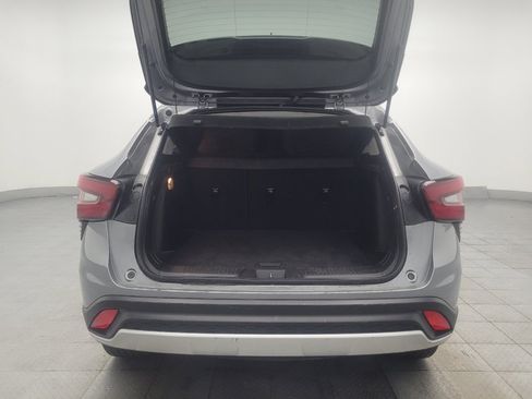 Used 2025 Chevrolet Trax LT FWD image 29