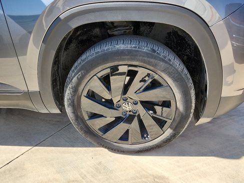 Used 2024 Volkswagen Atlas SE FWD image 7