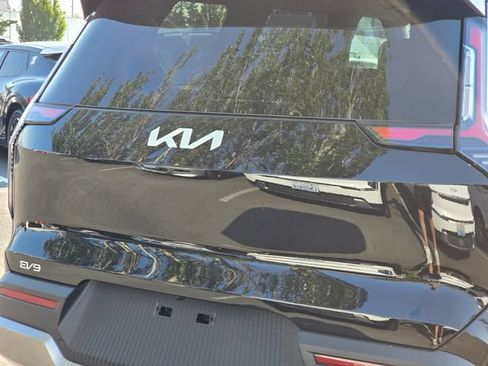 New 2026 Kia EV9 Wind AWD/4WD image 13