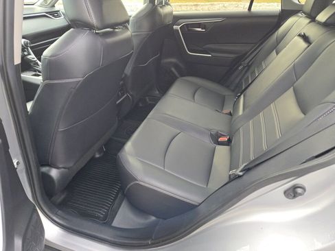 Used 2020 Toyota RAV4 XLE Premium image 15