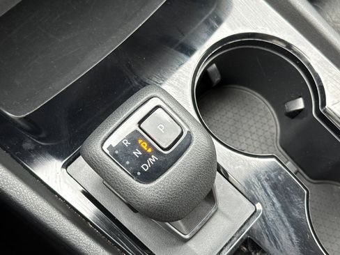 Used 2024 Nissan Rogue SV image 33