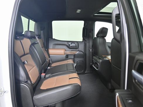 Used 2020 Chevrolet Silverado 1500 High Country image 16