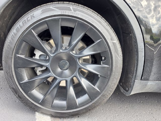 Used 2023 Tesla Model Y Long Range AWD/4WD image 9