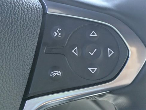 Used 2023 Chevrolet Traverse LT image 28