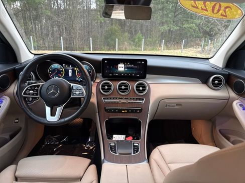 Used 2022 Mercedes-Benz GLC 300 4MATIC w/ Premium Package Lite image 16