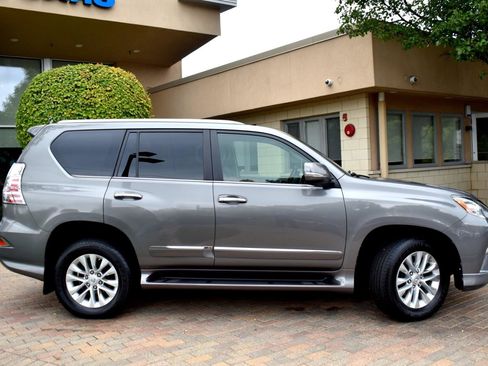 Used 2014 Lexus GX 460 image 12