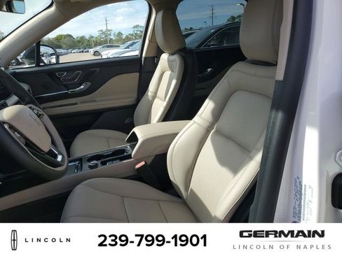 New 2026 Lincoln Corsair Premiere image 18