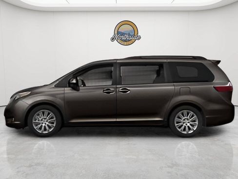 Used 2017 Toyota Sienna XLE w/ XLE Navigation Package FWD image 13