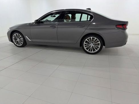 Used 2022 BMW 530i xDrive w/ Premium Package AWD/4WD image 2