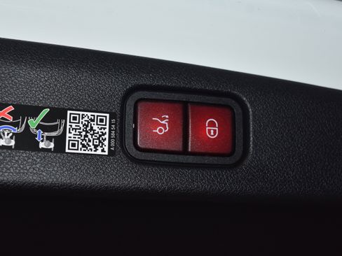 New 2026 Mercedes-Benz E 350 4MATIC Sedan image 26