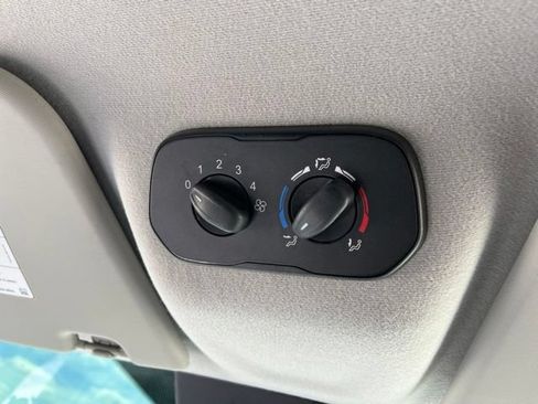 Used 2015 Ford Transit 150 XLT RWD image 22