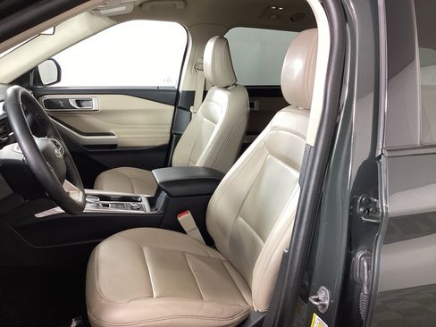 Used 2023 Ford Explorer XLT w/ Equipment Group 202A AWD/4WD image 17