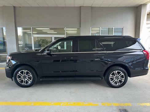Certified 2025 Ford Expedition Max Active image 4