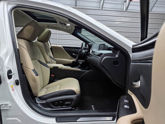 Used 2019 Lexus ES 350 w/ Premium Package FWD image 15
