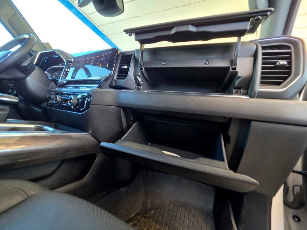 Used 2023 Chevrolet Silverado 1500 LTZ AWD/4WD image 79