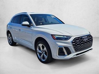 Used 2025 Audi Q5 2.0T Premium Plus w/ Premium Plus Package AWD/4WD video 3