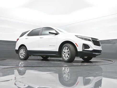 Used 2023 Chevrolet Equinox LT image 32