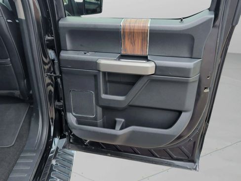 Used 2019 Ford F150 Lariat w/ Trailer Tow Package RWD image 33