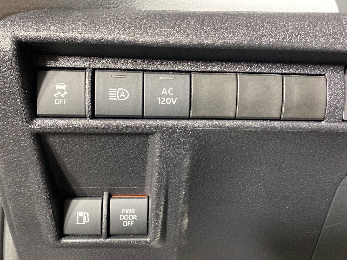 Used 2026 Toyota Sienna XLE AWD/4WD image 23