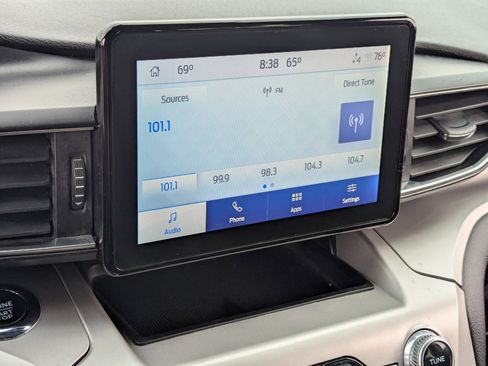 Used 2022 Ford Explorer XLT w/ Equipment Group 202A image 19